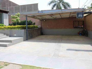 La Planicie 650mt2 Casa de 2 pisos con 4 habitaciones ideal para tu familia ✅
