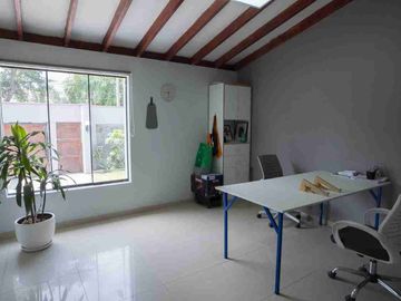 La Planicie 650mt2 Casa de 2 pisos con 4 habitaciones ideal para tu familia ✅