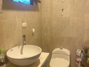 Elegante villa en venta con 1.500m2T sector San Joaquín