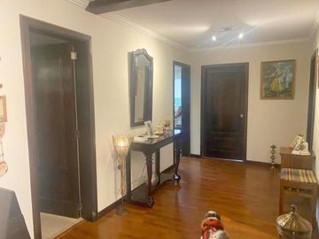 Elegante villa en venta con 1.500m2T sector San Joaquín
