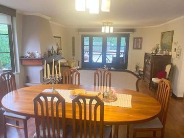 Elegante villa en venta con 1.500m2T sector San Joaquín
