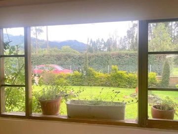 Elegante villa en venta con 1.500m2T sector San Joaquín