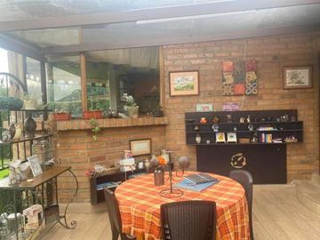 Elegante villa en venta con 1.500m2T sector San Joaquín