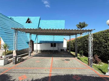 Se vende casa campestre Armenia vía La Tebaida