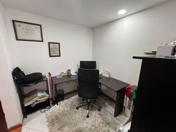 SE VENDE CASA TRES PISOS EN CONJUNTO BOSQUES DE MACHANGARA