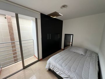 SE VENDE CASA TRES PISOS EN CONJUNTO BOSQUES DE MACHANGARA