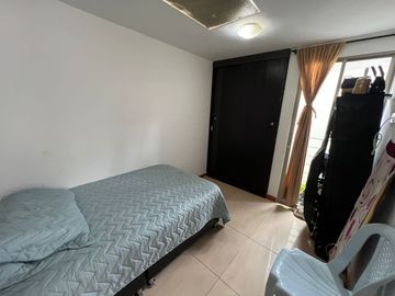 SE VENDE CASA TRES PISOS EN CONJUNTO BOSQUES DE MACHANGARA