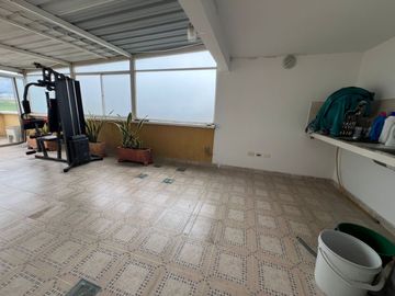 SE VENDE CASA TRES PISOS EN CONJUNTO BOSQUES DE MACHANGARA