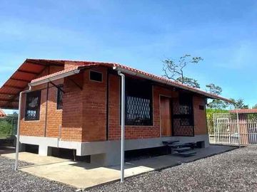 Propiedad Comercial en el Puyo | Casa + Asadero Listo + Garage 30 Autos | 2000m²