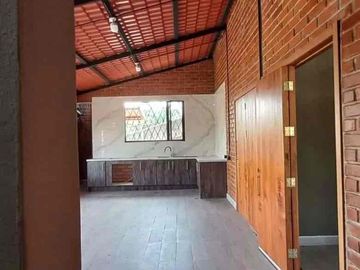 Propiedad Comercial en el Puyo | Casa + Asadero Listo + Garage 30 Autos | 2000m²