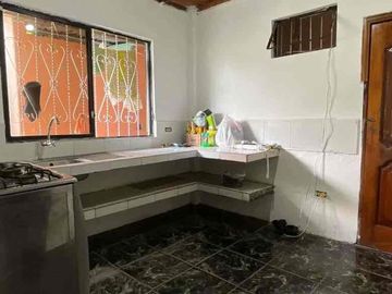 “Propiedad con 2 Departamentos + Local en Venta Puyo | 258m² | Garaje y Seguridad”