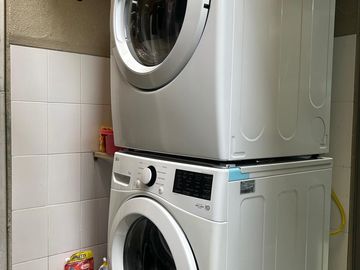 VENDO MUY LINDA CASA EN SAMBORONDÓN DE 3 DORMITORIOS