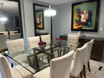 VENDO MUY LINDA CASA EN SAMBORONDÓN DE 3 DORMITORIOS
