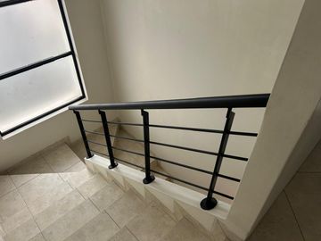 VENDO MUY LINDA CASA EN SAMBORONDÓN DE 3 DORMITORIOS