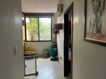 VENDO MUY LINDA CASA EN SAMBORONDÓN DE 3 DORMITORIOS