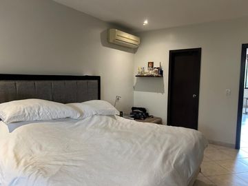 VENDO MUY LINDA CASA EN SAMBORONDÓN DE 3 DORMITORIOS