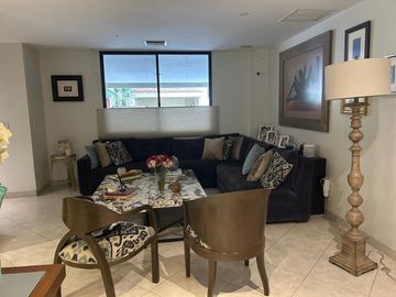 VENDO MUY LINDA CASA EN SAMBORONDÓN DE 3 DORMITORIOS