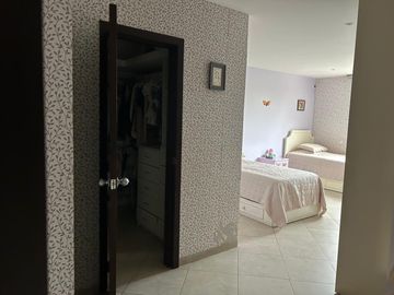 VENDO MUY LINDA CASA EN SAMBORONDÓN DE 3 DORMITORIOS