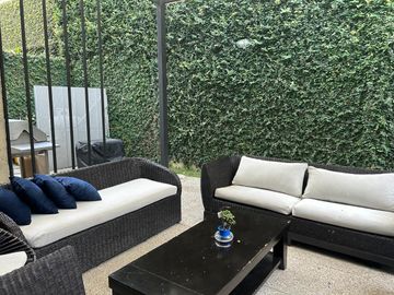 VENDO HERMOSA CASA EN SAMBORONDÓN DE 3 DORMITORIOS