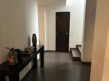 VENDO HERMOSA CASA EN SAMBORONDÓN DE 3 DORMITORIOS