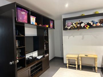VENDO HERMOSA CASA EN SAMBORONDÓN DE 3 DORMITORIOS