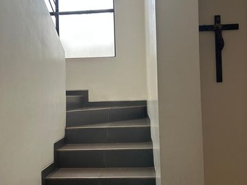 VENDO HERMOSA CASA EN SAMBORONDÓN DE 3 DORMITORIOS