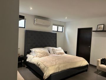 VENDO HERMOSA CASA EN SAMBORONDÓN DE 3 DORMITORIOS