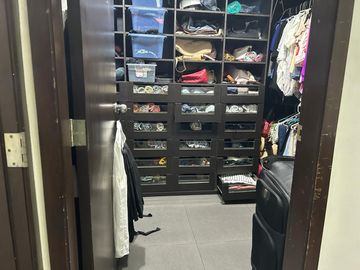 VENDO HERMOSA CASA EN SAMBORONDÓN DE 3 DORMITORIOS
