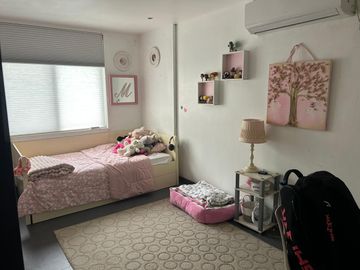 VENDO HERMOSA CASA EN SAMBORONDÓN DE 3 DORMITORIOS