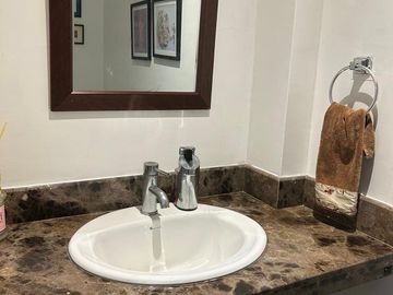 VENDO HERMOSA CASA EN SAMBORONDÓN DE 3 DORMITORIOS