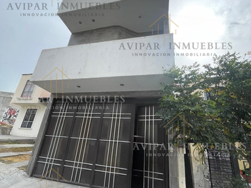 CASA EN VENTA EN QUERETARO, LA SAGRADA FAMILIA. (142)