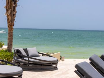 DEPARTAMENTO FRENTE AL MAR CHELEM YUC.