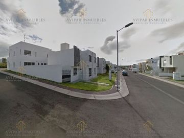 VENTA DE CASA EN QUERETARO, EN EL MIRADOR (085)