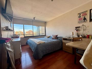 Se Vende 3 Dormitorios + Servicio + 2 Estacionamientos. Providencia