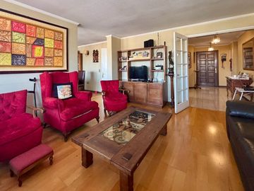 Se Vende 3 Dormitorios + Servicio + 2 Estacionamientos. Providencia
