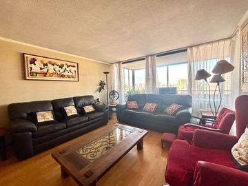 Se Vende 3 Dormitorios + Servicio + 2 Estacionamientos. Providencia