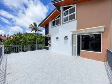 Elegant Modern Contemporary House and Lot For Sale in Tagaytay City near Bypass