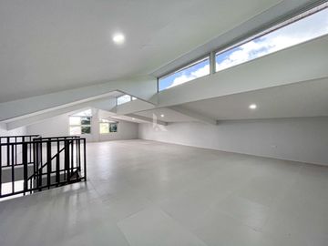 Elegant Modern Contemporary House and Lot For Sale in Tagaytay City near Bypass
