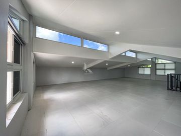 Elegant Modern Contemporary House and Lot For Sale in Tagaytay City near Bypass