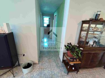 Se vende departamento de 3 dormitorios en el centro de Valparaíso.