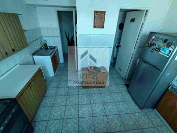 Se vende departamento de 3 dormitorios en el centro de Valparaíso.