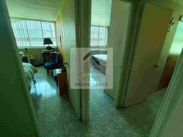 Se vende departamento de 3 dormitorios en el centro de Valparaíso.