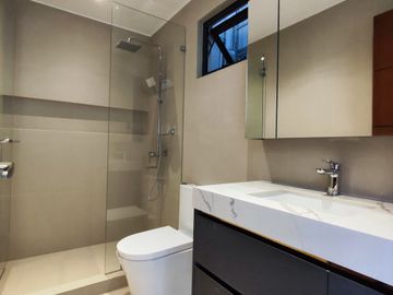 Cubao Quezon City For Sale 3 Storey Townhouse 3 Bedrooms near Bonny Serrano rg