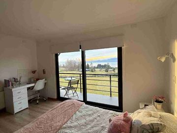 casa con hermosa vista al lago en condominio en sector Los Riscos de Pucon