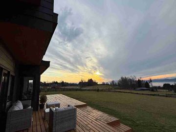 casa con hermosa vista al lago en condominio en sector Los Riscos de Pucon