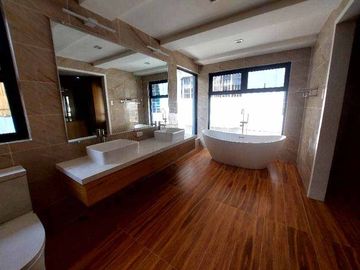 2 Storey House and Lot for sale in Filinvest 2 Batasan Hills near Commonwealth Quezon City