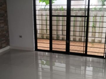 Pre-Owned Bungalow House & Lot For Sale in Tagaytay City-MC