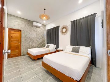 Cozy Luxury Farmhouse For Sale in Alfonso, Cavite