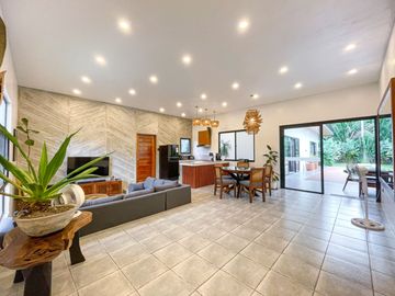 Cozy Luxury Farmhouse For Sale in Alfonso, Cavite