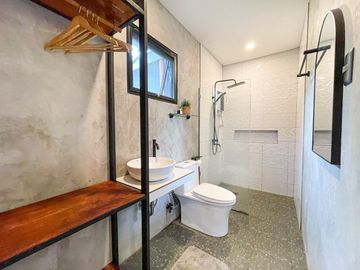 Cozy Luxury Farmhouse For Sale in Alfonso, Cavite
